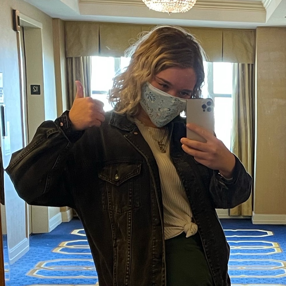 Meet your posh seller!💕